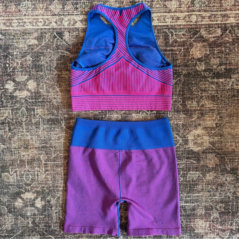 Fabletics Pink & Blue Workout Set | Razorback Top | Women’s Medium - Picture 5 of 6